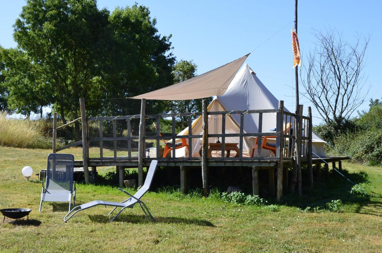 Camping La Petite Houmee Curzay-sur-Vonne Buitenkant foto