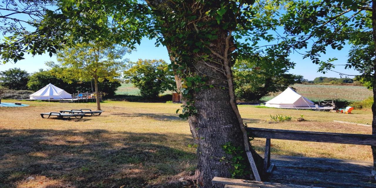 Camping La Petite Houmee Curzay-sur-Vonne Buitenkant foto