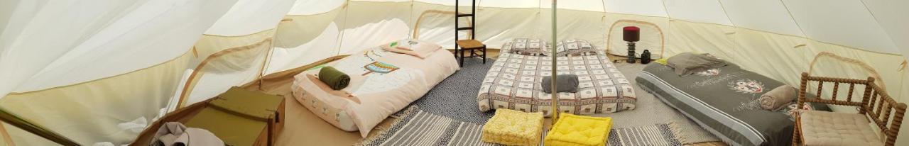 Camping La Petite Houmee Curzay-sur-Vonne Buitenkant foto
